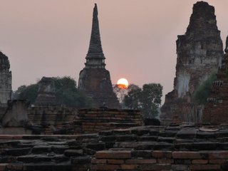 ayutthaya sunset.jpg